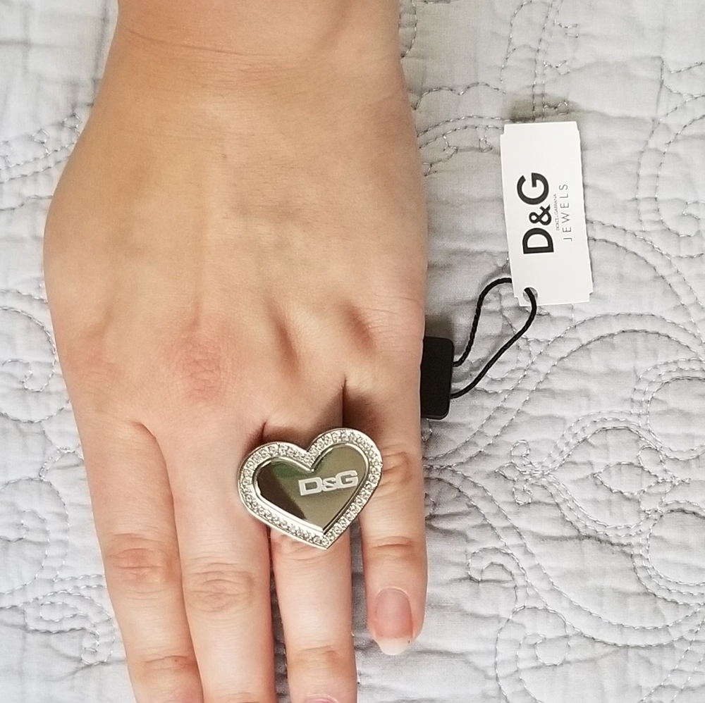 D&G 2 Piece Jewelry Set - Picture 4 of 4